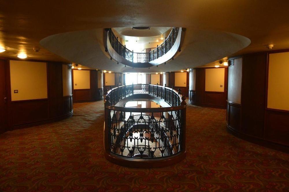 The Orchid Hotel Mumbai Vile Parle Extérieur photo Interior of the hotel