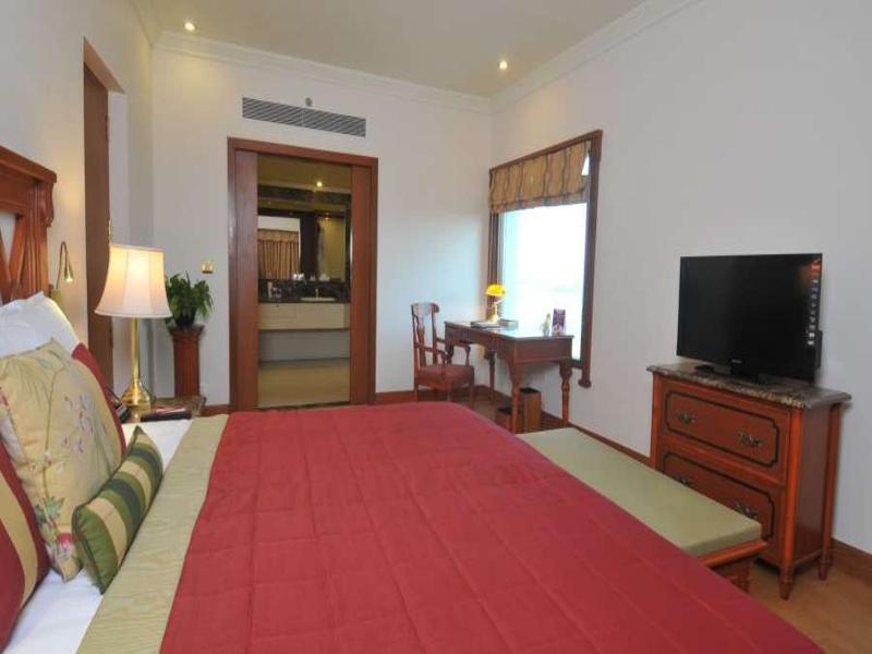The Orchid Hotel Mumbai Vile Parle Extérieur photo A room at the hotel