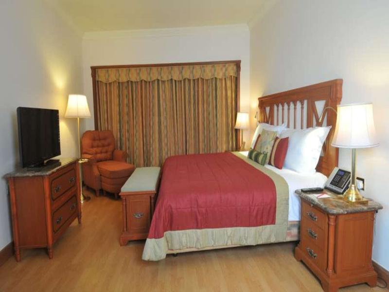 The Orchid Hotel Mumbai Vile Parle Extérieur photo A room at the hotel