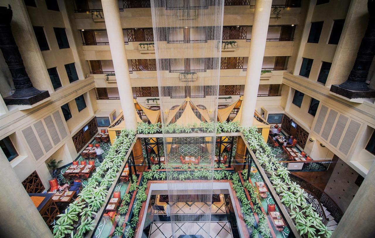 The Orchid Hotel Mumbai Vile Parle Extérieur photo The interior of the hotel