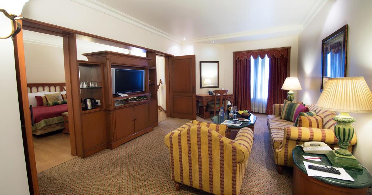 The Orchid Hotel Mumbai Vile Parle Extérieur photo A suite at the Taj Mahal Palace, Mumbai